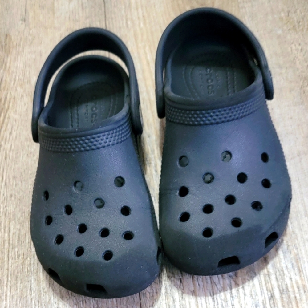 GIRLS BOYS CROCS CLASSIC BLACK CLOGS SIZE 10 CHILD